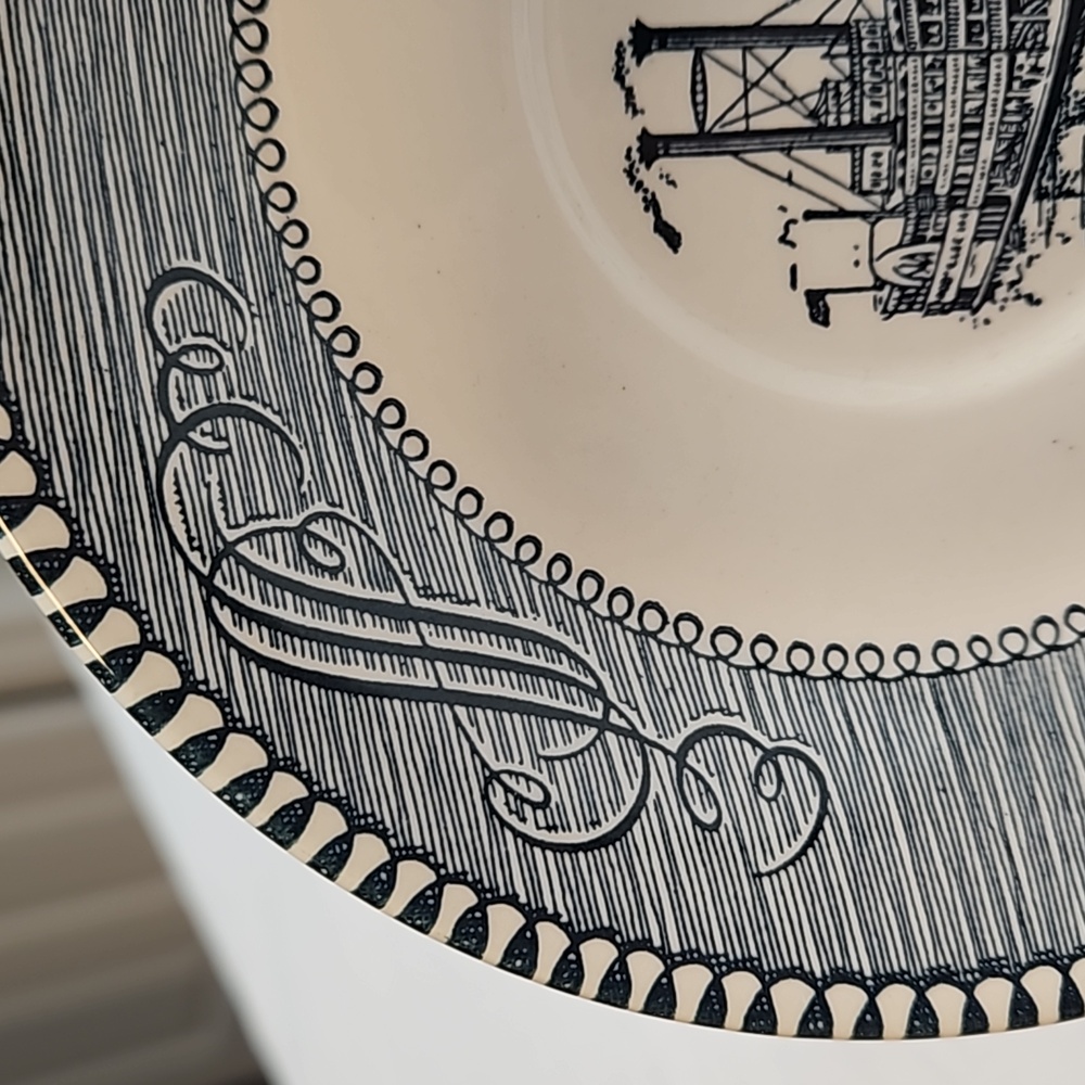 2 VTG Currier and Ives Tea Cups and Saucers - Picture 5 of 13